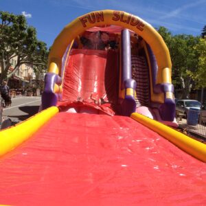 Lire la suite à propos de l’article toboggan gonflable Aqua glisse